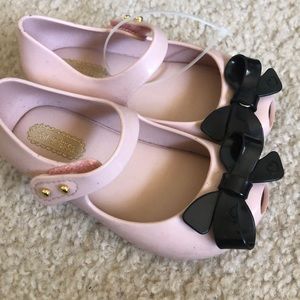 Mini Melissa size 7 never worn !!